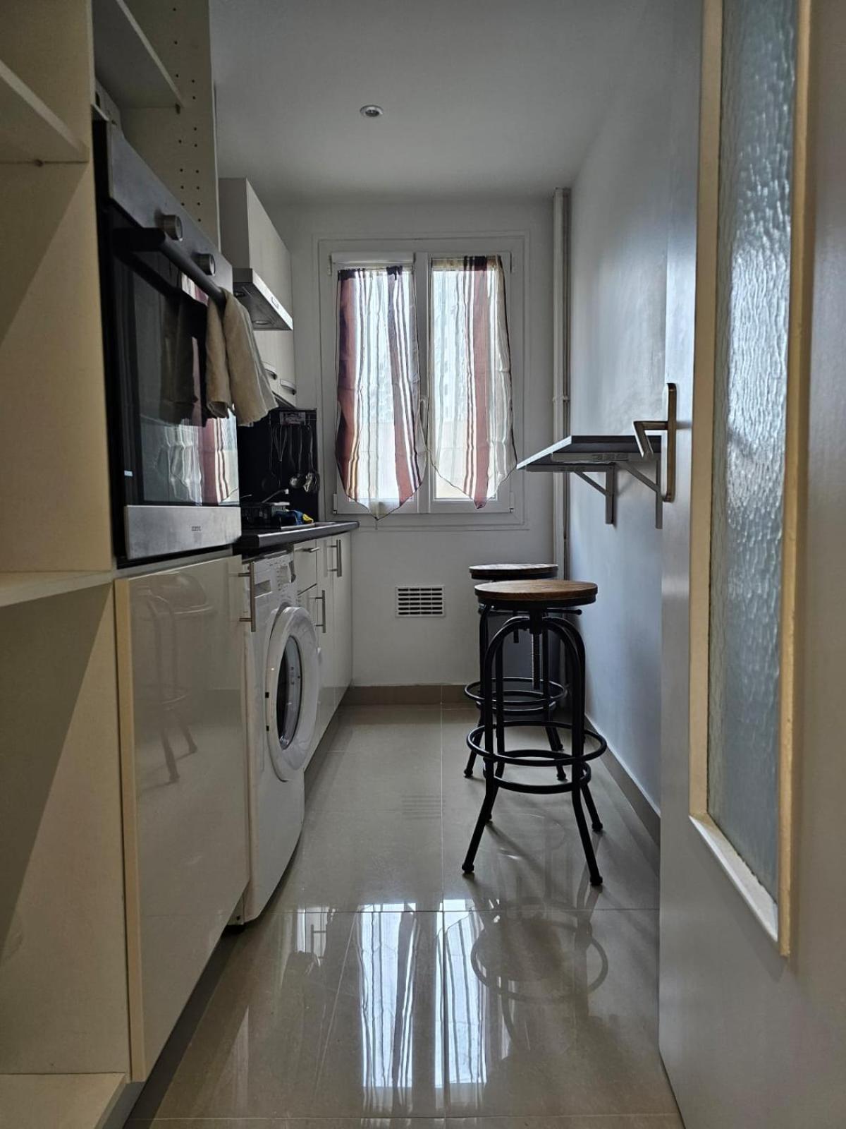 Proche Aeroport Apartment *